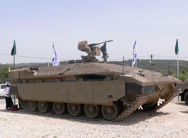 Merkava IV LIC opis zmian taki sam jak w przypadku wersji II i III, wzbogacony o specjalny taran (zaprezentowany w 2005 roku).