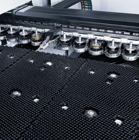 TruPunch TruPunch 2000 Produkty 25 01 03 Ergonomiczna obsługa Ergonomiczny panel umożliwia prostą i wygodną obsługę maszyny.