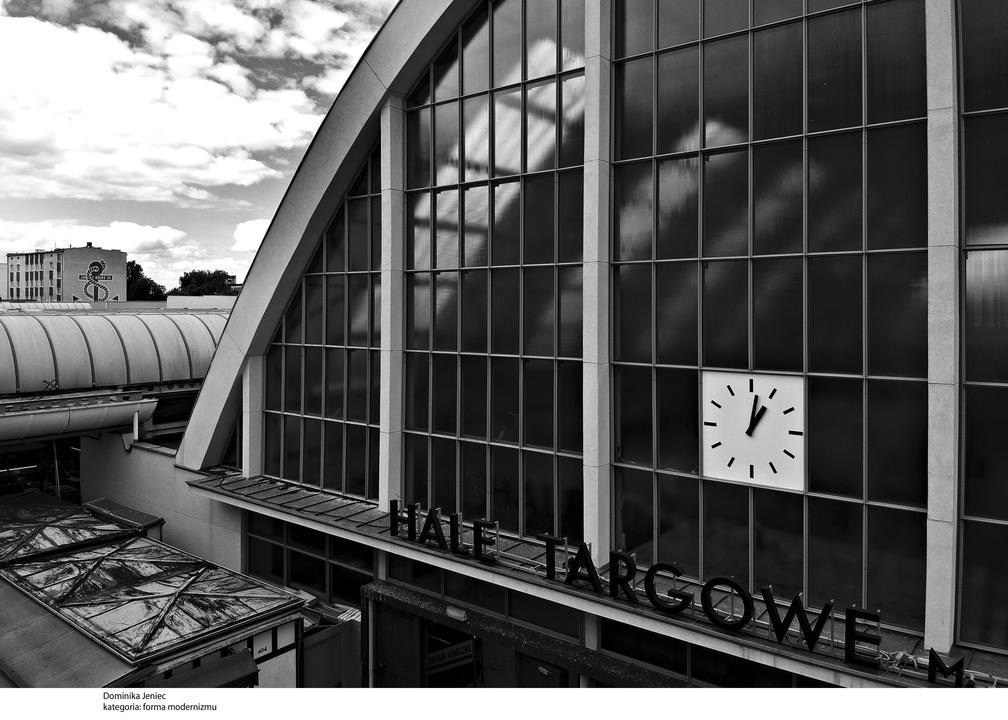 Brytyjski historyk architektury, pisarz i fotografik Edward Denison tak w 2016 roku wspominał swoje wizyty w Gdyni: - Kiedy przyjechałem tu po raz pierwszy w 2012 r., nic nie wiedziałem o Gdyni.