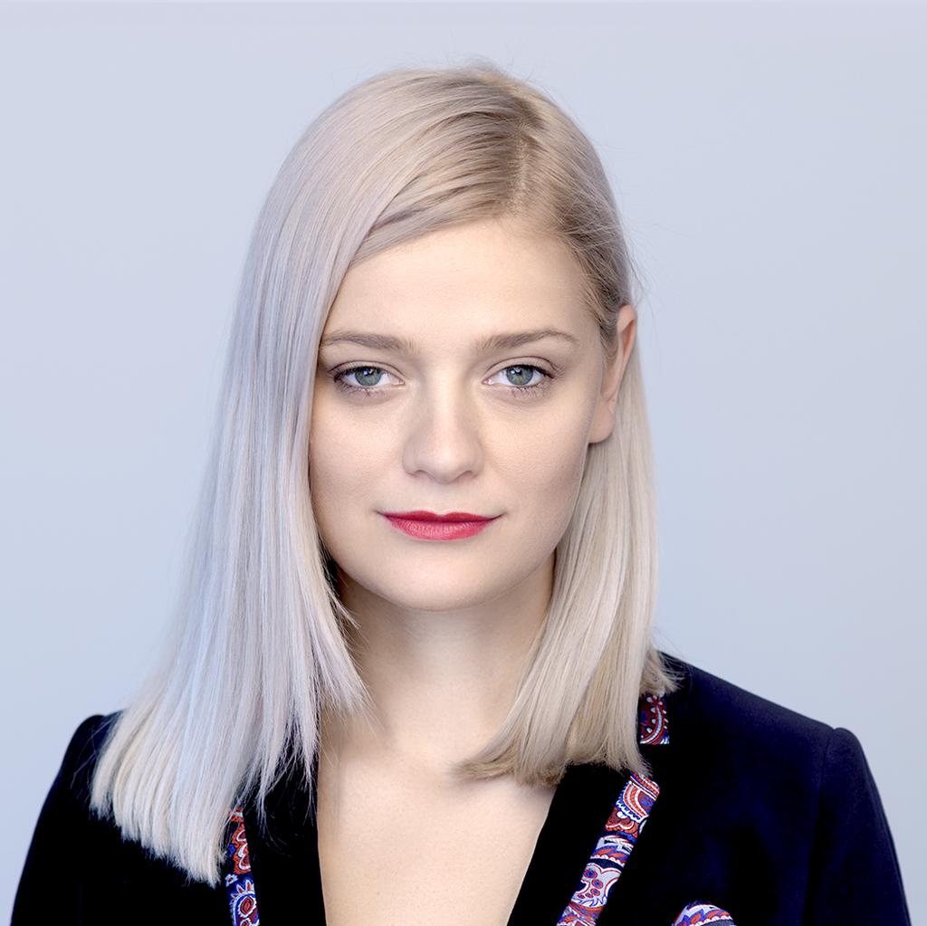 PROWADZENIE Anna Wykurz CEO i Założycielka We Do. Ekspertka Komunikacji Online i Marketingu, Prelegentka na konferencjach, Szkoleniowiec.