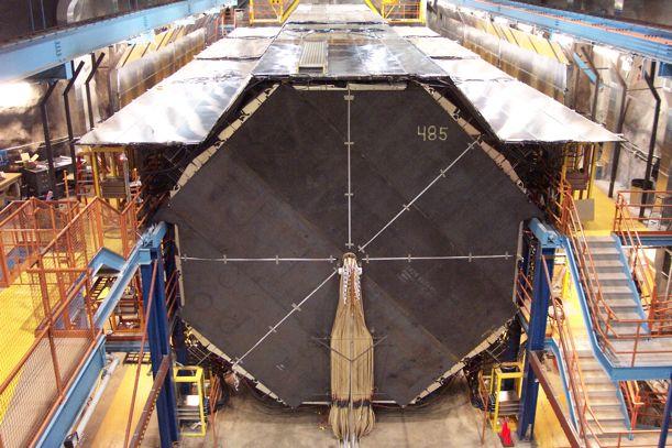 8x15m 484 steel/scintillator planes 282 steel and 153 scintillator planes each steel plane 2.54cm thick, each scintill.