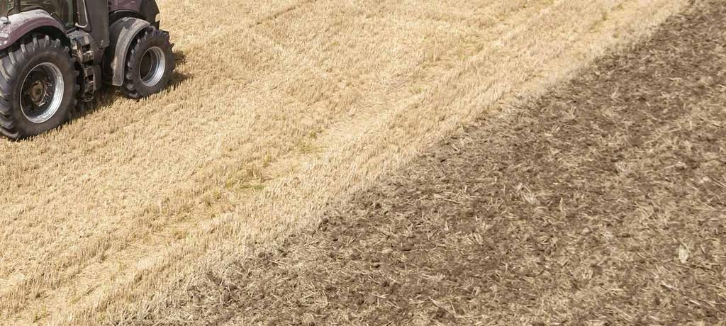 Bezpieczny w drodze Hamulce pneumatyczne lub hydrauliczne jako opcja gwarantują bezpieczeństwo przy dopuszczonych prawem prędkościach. Hamulec ręczny zabezpiecza maszynę podczas przechowywania.