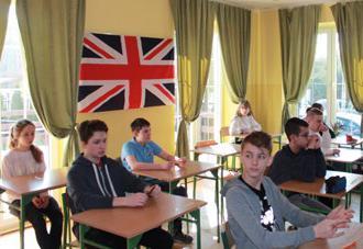 Jedenaścioro nauczycieli ze szkoły podstawowej w Gliniance wzięło udział w programie, który obejmował szkolenia z języka angielskiego.