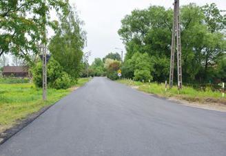 w ramach udzielonej pomocy finansowej ZDP wyremontował nawierzchnię asfaltową w obrębie przepustu poprzecznego (przy sadzawce w Dziechcińcu) pod drogą powiatową nr 2708W.