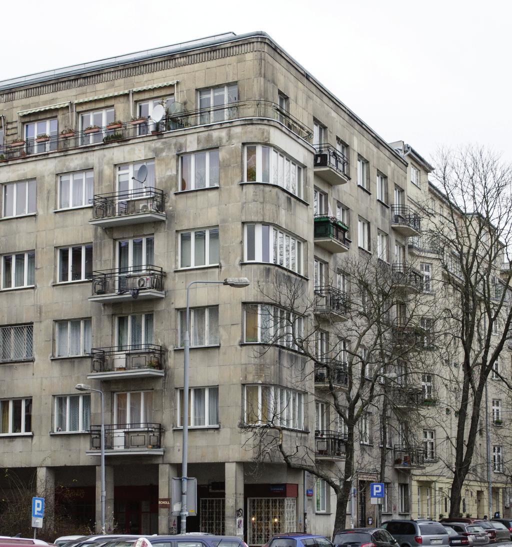 Po wojnie W reszcie osiągnąłem cel. Był to mroźny i śnieżny luty 1945 roku w zrujnowanej Warszawie. Trudny, ale jednocześnie ciekawy początek piętnastoletniego okresu w Polsce powojennej.