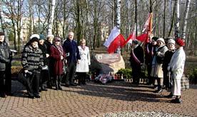 str. 4 Parafia Ducha Œwiêtego i NMP Matki Koœcio³a dokończenie KALENDARIUM 2010 ROKU Grudzień 3 Podopieczni świetlicy socjoterapeutycznej Arka zostali obdarowani przez św.