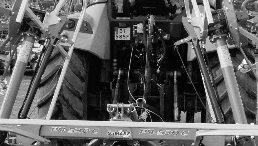 Z L Rys. 17. Zastosowanie linki wyprzęgającej zapadki Przetrząsacze SaMASZ wyposażone są w mechanizm odpychający ruchome ramiona przetrząsacza.