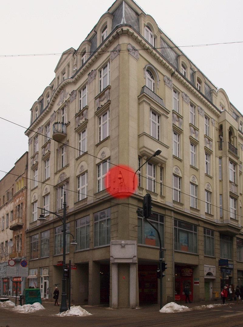 2. Szafkę kamerową typu: Szafka kamerowa 3. Konstrukcję wsporczą typu Wysięgnik narożny 160cm. IX.6.9.2. Lokalizacja punktu kamerowego: ul. Narutowicza 2 (skrzyżowanie ul. Piotrkowska/ul.