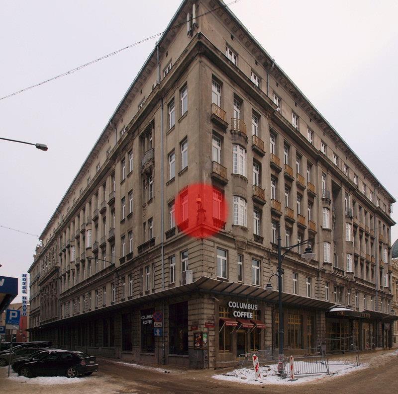2. Szafkę kamerową typu: Szafka kamerowa 3. Konstrukcję wsporczą typu Wysięgnik narożny 160cm. IX.6.12.2. Lokalizacja punktu kamerowego: ul. Piotrkowska 72 (skrzyżowanie ul. Piotrkowska/ul.