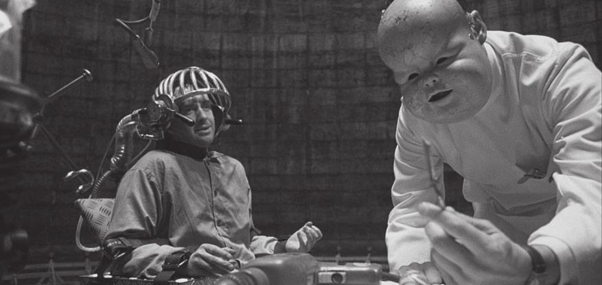 níckeho sveta Monty Python surreálno: sny, bizarné postavy, pokrútenú, hysterickú hektiku. Tieto jeho umelecké náklonnosti vynikli, keď začal tvoriť vlastné fi lmy.