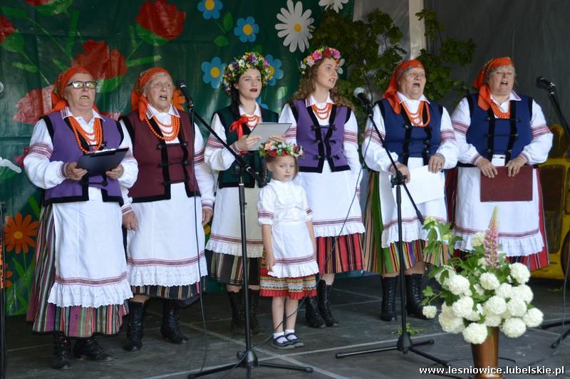 Po wystąpieniach nastąpiła część artystyczna, w której wystąpili: uczniowie ze Szkoły Podstawowej w Teresinie, przedstawiając Legendę o Królowej Bonie i kumowskim