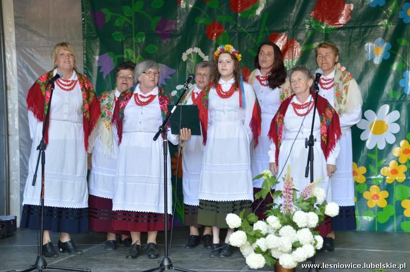 para taneczna należąca do Klubu Tańca Towarzyskiego TAKT działającego przy Chełmskim Domu Kultury oraz zespół Good Band z Majdanu Leśniowskiego.