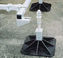 W CZASIE ROBÓT DACHOWYCH W systemie BF każda z nóg podpory może być indywidualnie usunięta w celu zapewnienia łatwego dostępu do powierzchni dachu podczas