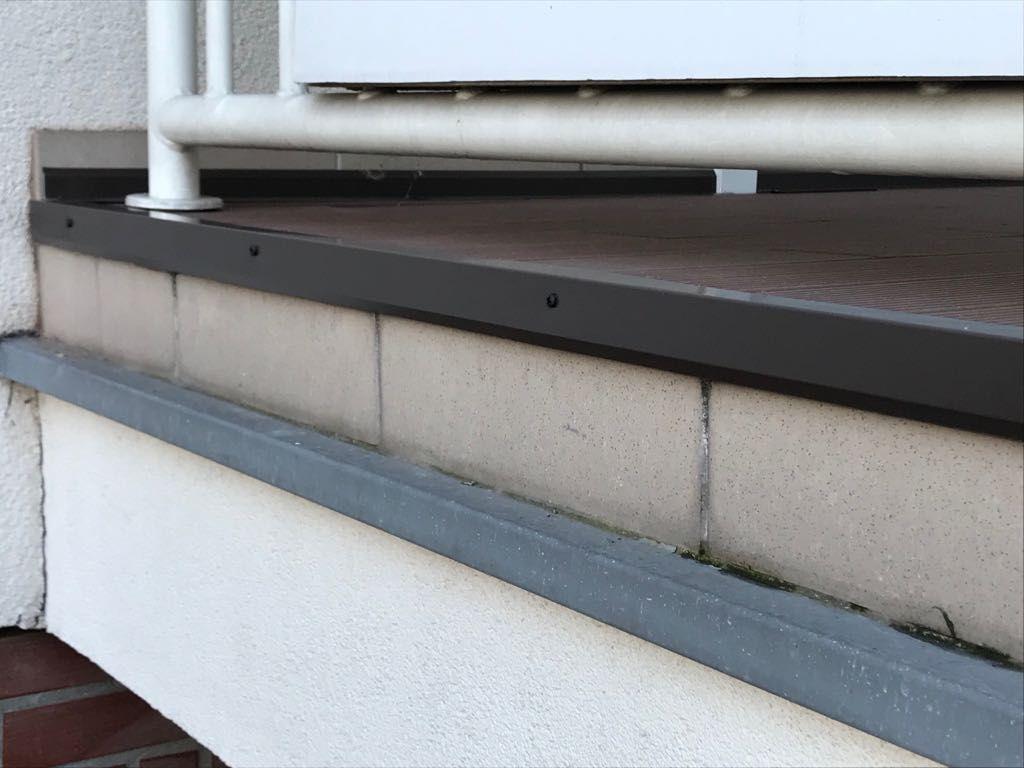 Wymiary: 4cm x 4cm x 200cm (długość) Dostępna w 4