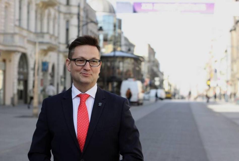 ATUTY KIERUNKU - ABSOLWENCI Piotr Kurzawa (absolwent kierunku administracja, student politologii) Pełnomocnik Prezydenta M. Łodzi.