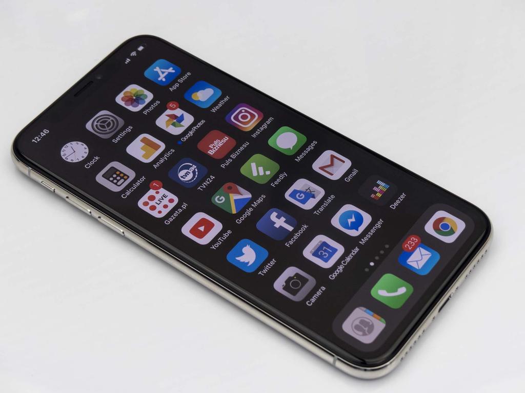 Dla kogo jest iphone X: Wielbiciele smartfonów iphone Najbogatsi Osoby potrzebujące największej wydajności Fani mobilnej fotografii Fani mobilnego wideo Fani nowości Użytkownicy ekosystemu Apple Dla