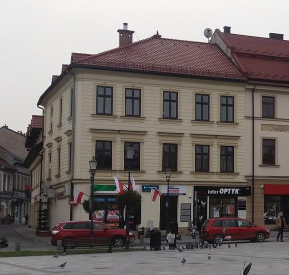- wyremontowano 8 obiektów (w tym 6 kamienic): Plac Jana Pawła II 8
