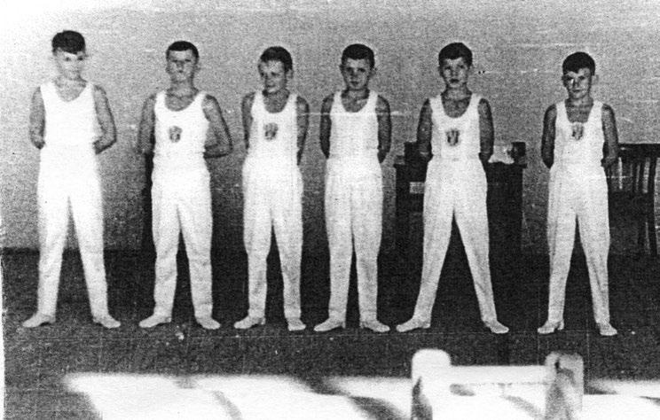 Waldemar Wojciech Bednarski Rocznik Tomaszowski 1(2) Zespół gimnastyczny TKKF Znicz.