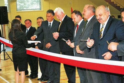 Janusz Brodowski, Janusz Frykowski, Tomasz Zieliński Rocznik Tomaszowski 1(2) Uroczyste otwarcie Powiatowego Międzyszkolnego Centrum Sportu i Rekreacji z udziałem m.in.