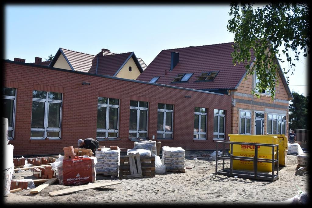 Realizowane są umowy związane z: budową ul.