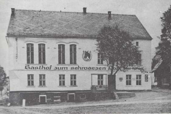 Gasthaus Zum schwarzen Ross mit Gemeindebüro,