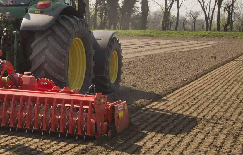 SPECYFIKACJE TECHNICZNE FALCO HD Szerokość robocza cm 360 400 460 500 Masa kg 1920 2040 2180 2300 Kategoria przyłączenia do