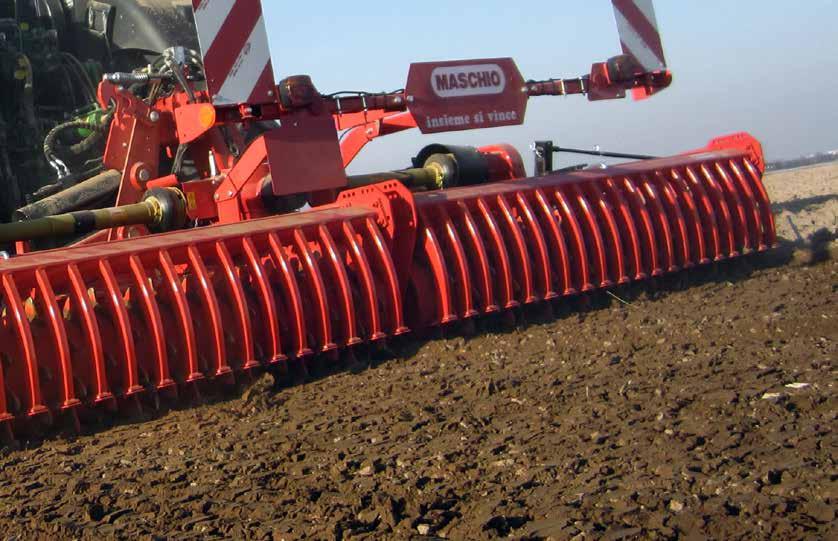 1000 1000 Boczna zmiana prędkości RPM Liczba noży 32 36 40 48 32 36 40 48 Głębokość robocza 28 28 28 28 28 28 28 28 Belka wyrównująca cm