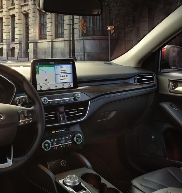 Kmfrt i wypsażenie Statyczne reflektry Full LED ze światłami d jazdy dziennej LED Andrid Aut Krzystaj z Ggle Maps TM raz słuchaj muzyki pprzez aplikację Apple Car Play Używaji Siri, krzystaj z Apple