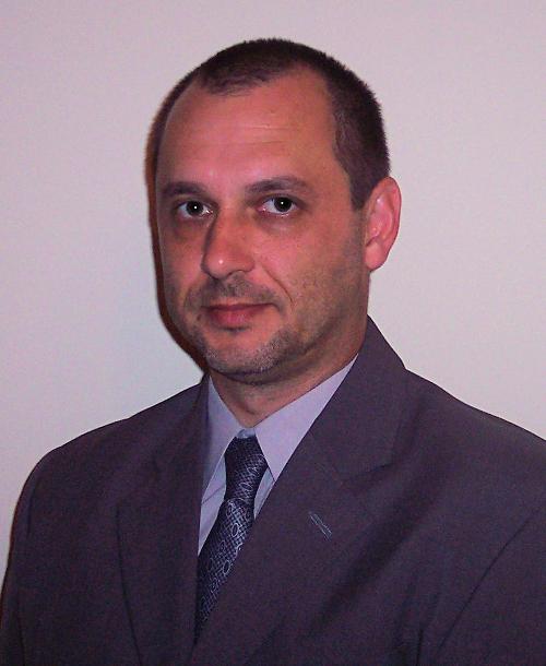 19 Cezary Dębek Możliwości zastosowania poużytkowych tonerów w mieszankach kauczukowych W artykule przedstawiono właściwości odzyskanego na drodze recyklingu tonera stosowanego w drukarkach