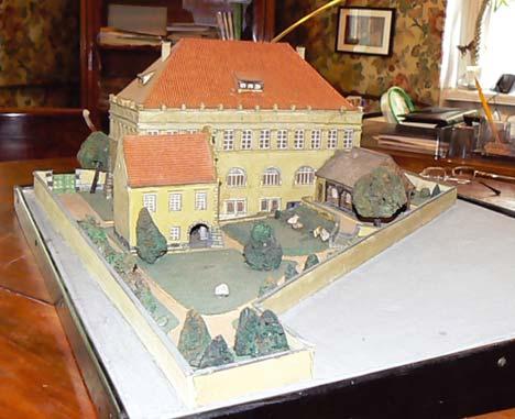 Nowe i zmodernizowane budynki muzealne Stanisław Firszt KONCEPCJA ROZBUDOWY I MODERNIZACJI SIEDZIBY GŁÓWNEJ MUZEUM KARKONOSKIEGO W JELENIEJ GÓRZE Większości problemów związanych z dzisiejszym