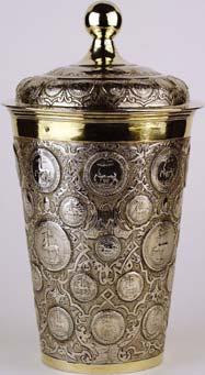 Wystawy 6. Kubek z numizmatami, Natanael Schlaubitz, Gdańsk po 1710 r. do 1726 r., katalog III. 72 6. Mug with antique coins, Natanael Schlaubitz, Gdańsk, between 1710 and 1726, catalogue III.