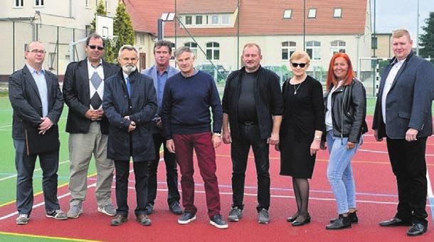 28 wrzeœnia nast¹pi³ oficjalny odbiór tej inwestycji gminy Krotoszyn, której wykonawc¹ by³o Przedsiêbiorstwo Budowlane Monobet Mariana Andrzejewskiego z Bobrownik.