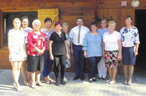 8 Wieœci gminne? Pawe³ Krawulski ( 662 039 969 ROZDRA EW Najpiêkniejsze ogrody 20 wrzeœnia w rozdra ewskiej Chacie na Rozdro u podsumowano konkurs na najpiêkniejszy ogród w gminie.