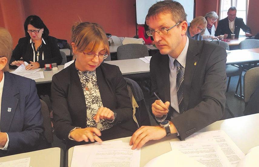Wp³ynê³o 8 zg³oszeñ w dwóch kategoriach: mój ogród warzywno- -kwiatowy oraz ogród jako miejsce wypoczynku wœród zieleni.