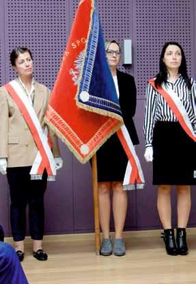 Samorządu Zawodowego, przekazała go na ręce Prezydenta Wyższej Szkoły Gospodarki w