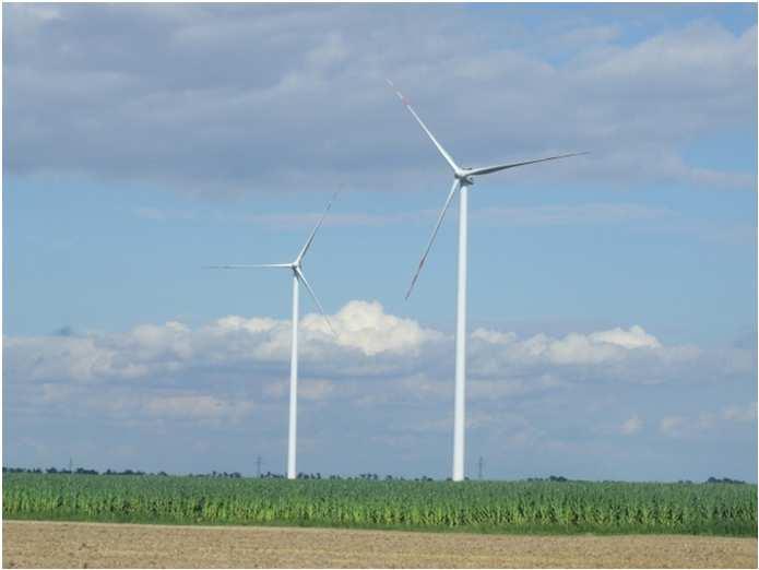 energii miała miejsce w grudniu 100% Electrabel CAPEX: 2011 r. Od stycznia 2012 r. farmy pracują z rosnącym Financing (debt/ equity/grant): wykorzystaniem Approx.