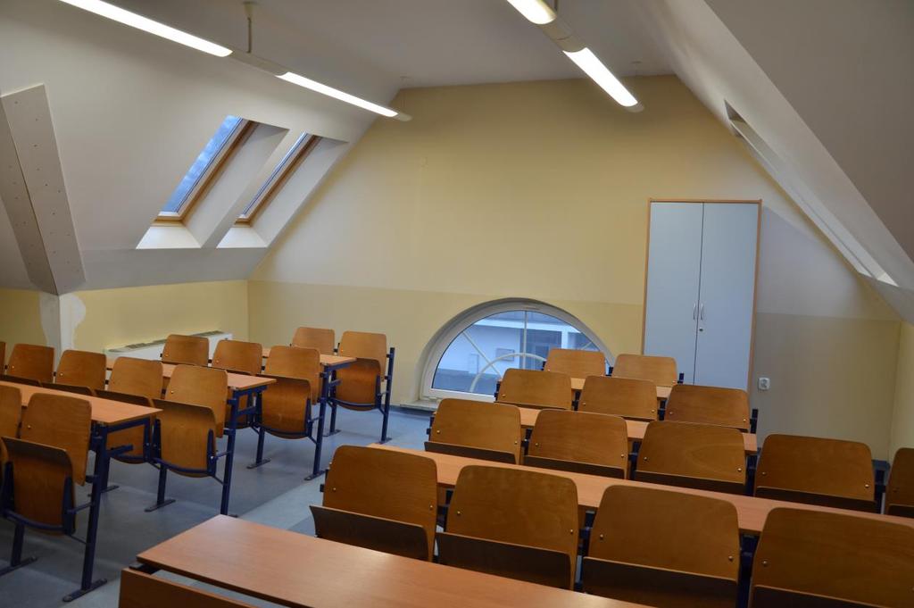 Sala dydaktyczna 305 Wyposażenie: - laptop z zainstalowanym