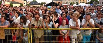 Za przygotowaniem mok-owskiego bloku artystycznego stali wszyscy instruktorzy i pracownicy Ośrodka Kultury, w tym: kierownik Marek Baumel, Iwona Skwarek (Studio Piosenki WOKALIZA), Marta Lesiewicz