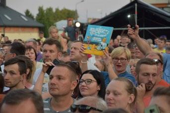 Organizatorka JARMARKU gratulowała wszystkim swoim artystom i instruktorom osobiście.