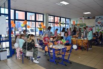 Uhonorowaniem uroczystości był tort ufundowany przez Fundację Rozwoju Systemu Edukacji, na którego konsumpcję