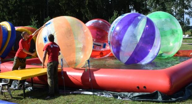 Urządzenie to jest całkowicie bezpieczne i kontrolowane podczas użytkowania przez miłą i fachową obsługę. Euro bungee szer. 10m / dł. 10m / wys. 8,5m szer. 15m / dł.