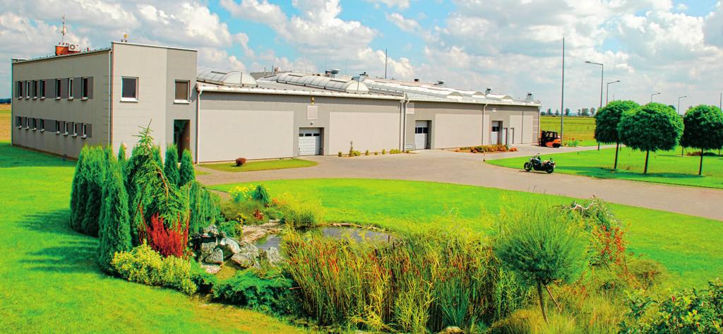 Powstanie firmy w Komornikach Budowa firmy w Stęszewie: budynek produkcji - 800 m, magazyn nadtlenków sekcja A - 160 m Rozbudowa magazynu nadtlenków sekcja B - 160 m IS 9001 Rozbudowa magazynu