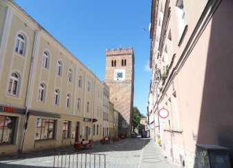 Krzywa Wieża Frankensteina - Dolny Śl. ma też swoją krzywą wieżę. Co więcej, ta ząbkowicka wieża jest naprawdę krzywa, bo Pizie tylko pochylona Wys. 34 m, jej odchylenie od pionu 2 m.