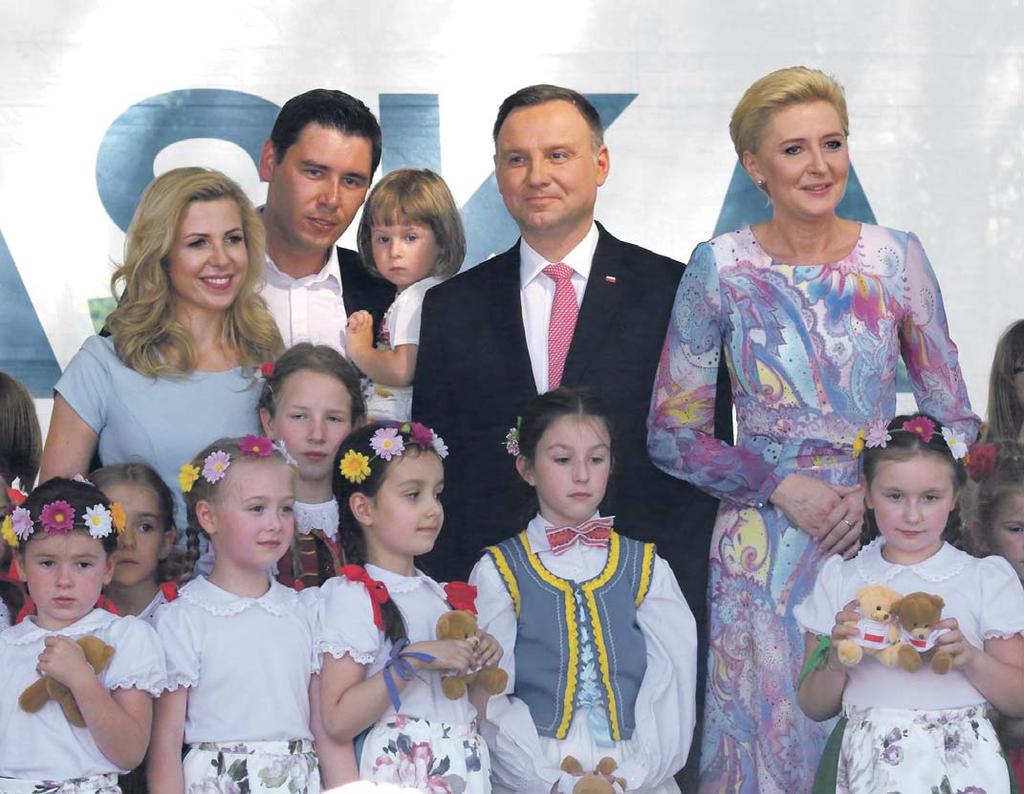 30 rozpocznie się Eucharystia dziękczynna pod przewodnictwem Prymasa Polski, arcybiskupa Wojciecha Polaka. Homilię wygłosi metropolita krakowski arcybiskup Marek Jędraszewski.
