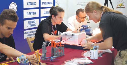 Artykułów nie zamawianych nie zwracamy. Nie ponosimy odpowiedzialności za treść ogłoszeń, reklam, publikacji sponsorowanych i promocyjnych. DYŻUR DZIENNIKARSKI: poniedziałek piątek 8.00-16.00 tel.