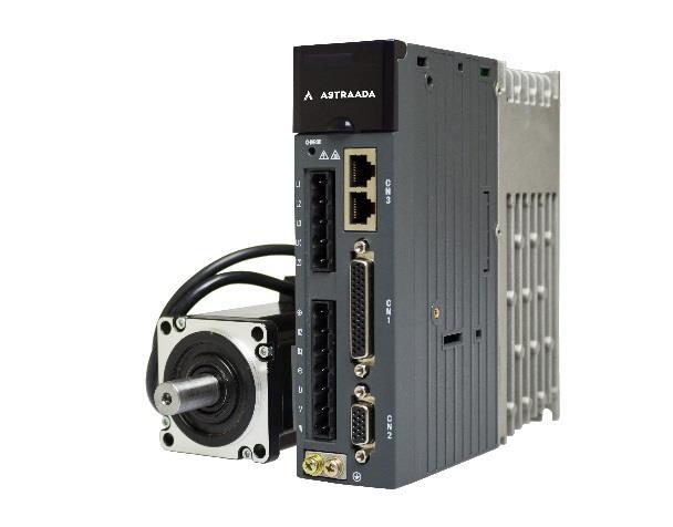 SERWONAPĘDY ASTRAADA SRV ASTOR W górnej części serwo wzmacniacza, pod klapką, znajduje się wyświetlacz 7-segmentowy oraz przyciski umożliwiające podgląd parametrów pracy oraz ich konfigurowanie.