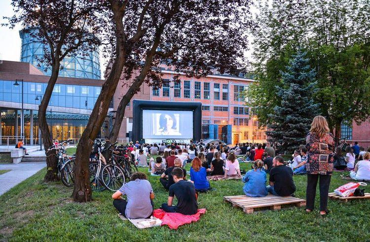10-12-18 2/10 Letni Festiwal Filmowy Polówka, projekcja w EC1- Łódź Miasto Kultury, mat. pras. Archiwum UMŁ Cicha Noc w reżyserii Piotra Domalewskiego filmem otwarcia 11.
