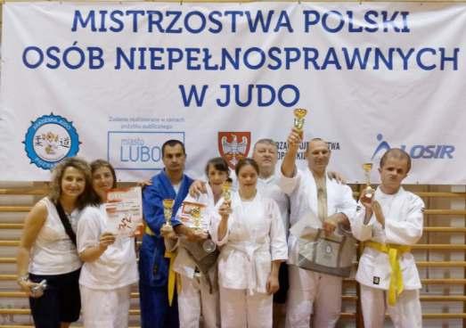 Obronione tytu³y Mistrzów Sukcesy naszych judoków, pod okiem œwietnego trenera Krzysztofa Budnioka z bielskiego klubu sportowego SPARTAKUS. W sobotê 02.06.