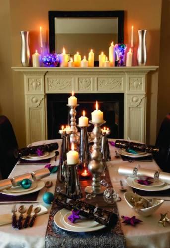(Blask świec pomoże stworzyć we wnętrzu prawdizwie świąteczny nastrój, fot. Heatons) Istotnym elementem świątecznej atmosfery jest również zapach.