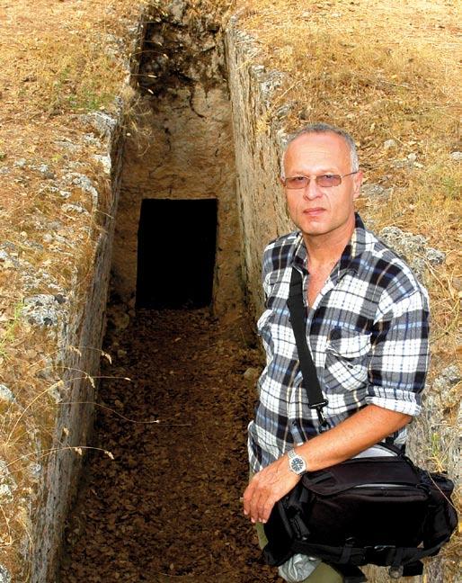 romskiego naukowca są znaleziska szczątków homininów na Bałkanach. Szczegółowy przebieg badań i analiz opisano w sierpniu 2017 roku w numerze Proceedings of the Geologists' Association.